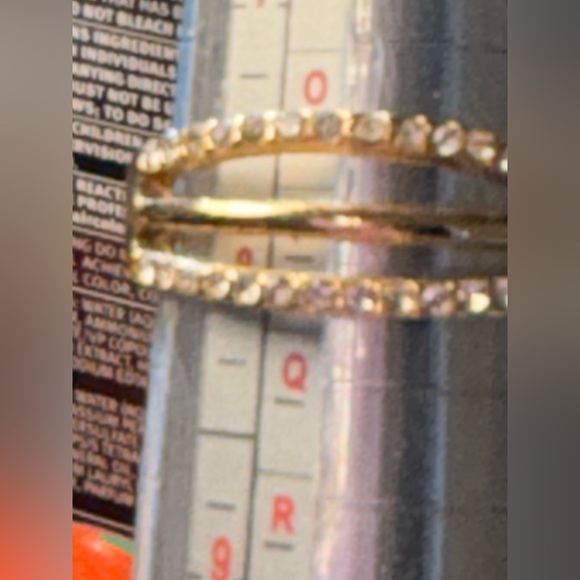 Elegant Gold and Silver Women's Ring - Picture 5 of 11